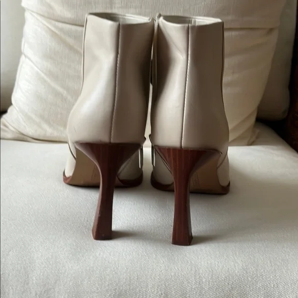 Vince Camuto Cream Heeled Ankle booties - Picture 4 of 5